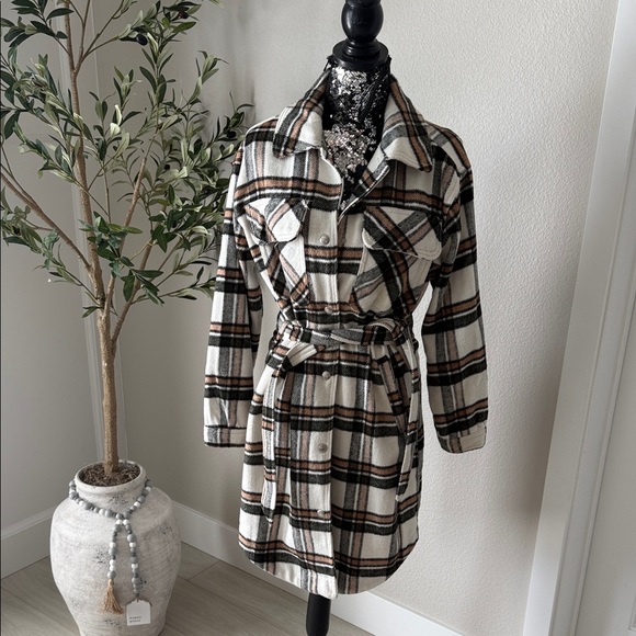 Blank NYC Plaid Jacket in Black, White, and Brown - Picture 6 of 9